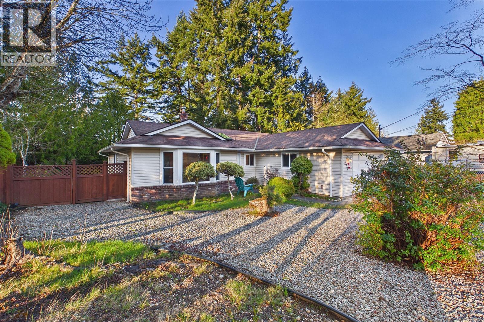 227 Thetis Ave, Qualicum Beach