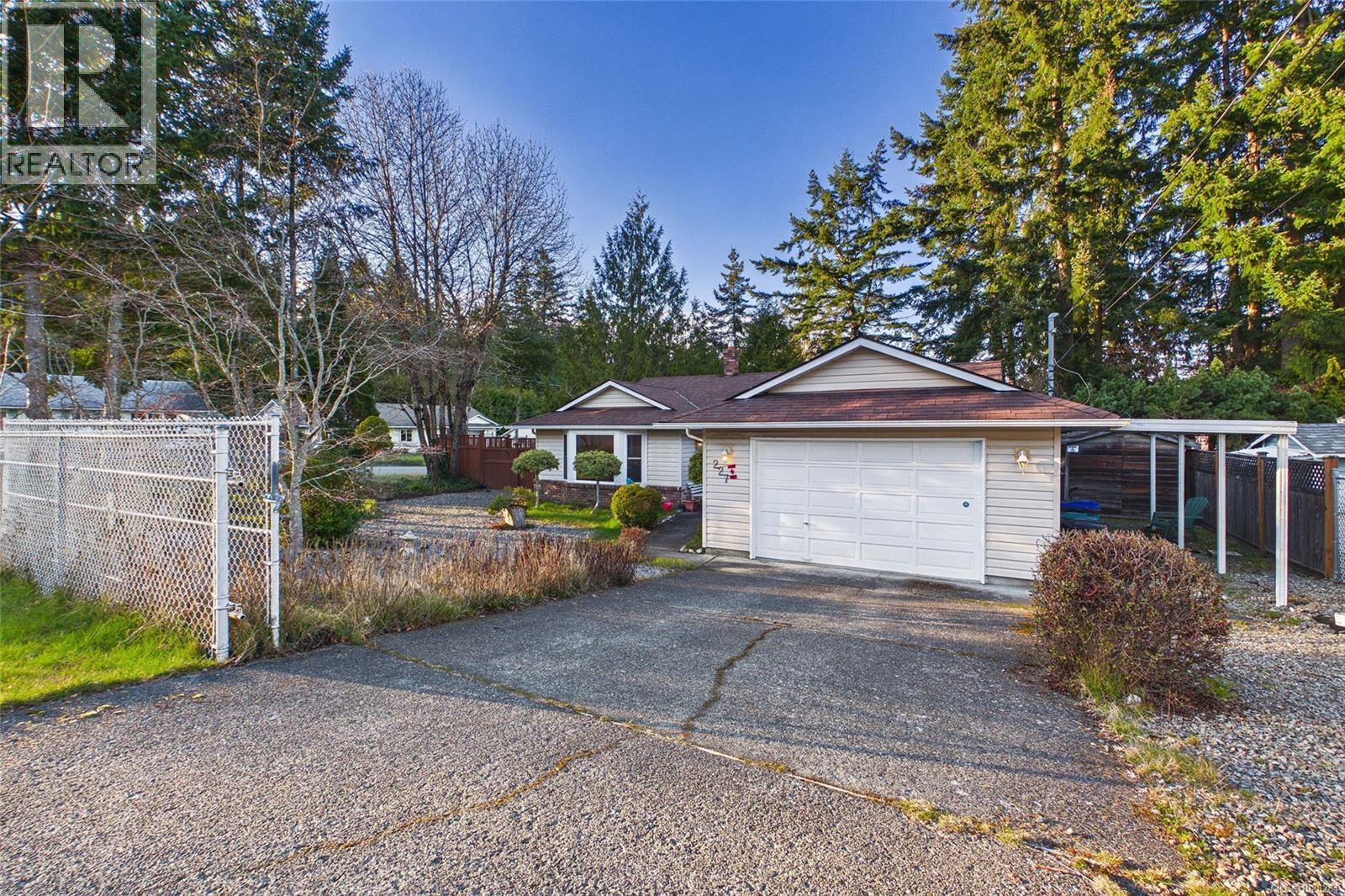 227 Thetis Ave, Qualicum Beach