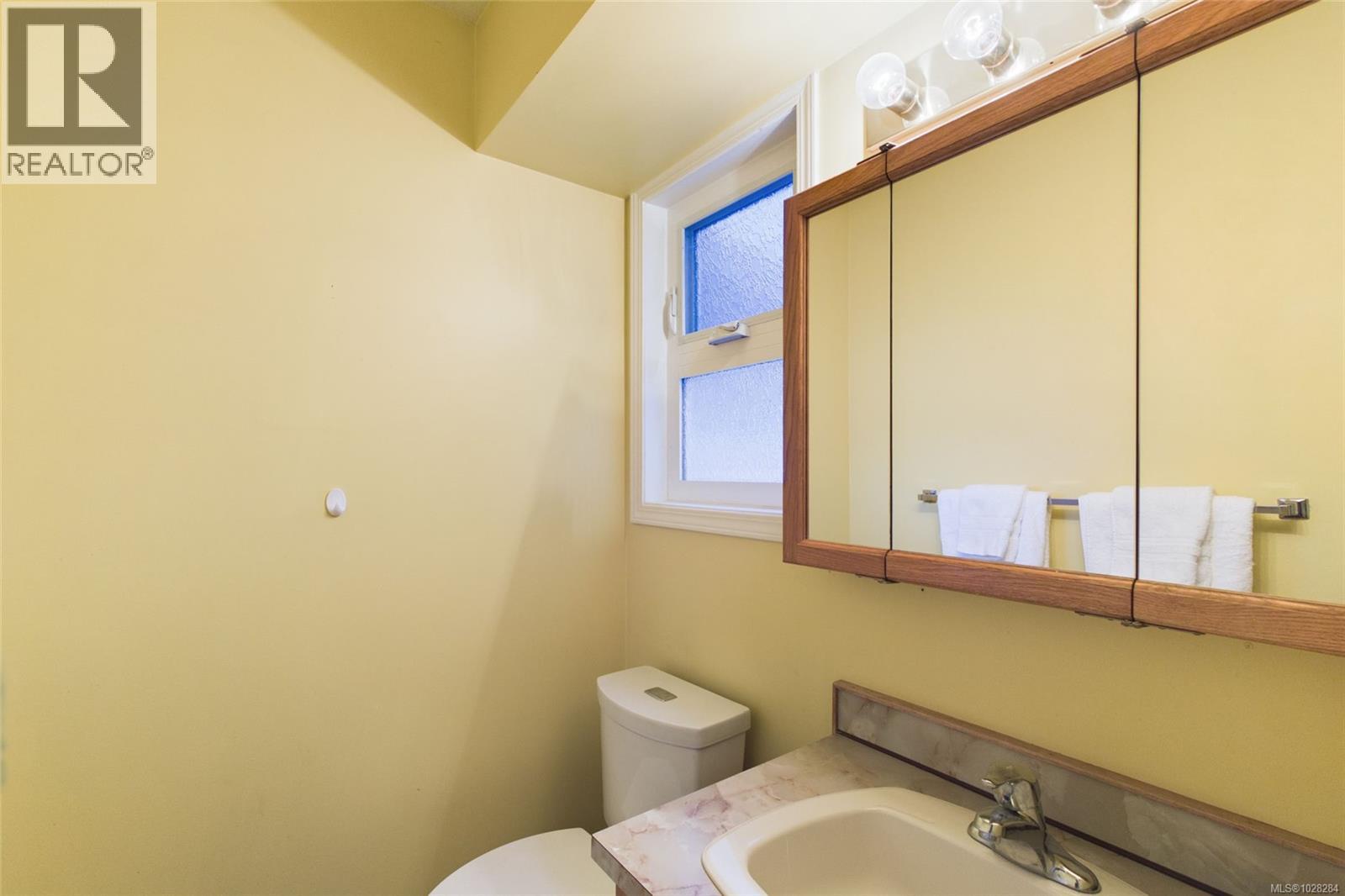 227 Thetis Ave, Qualicum Beach