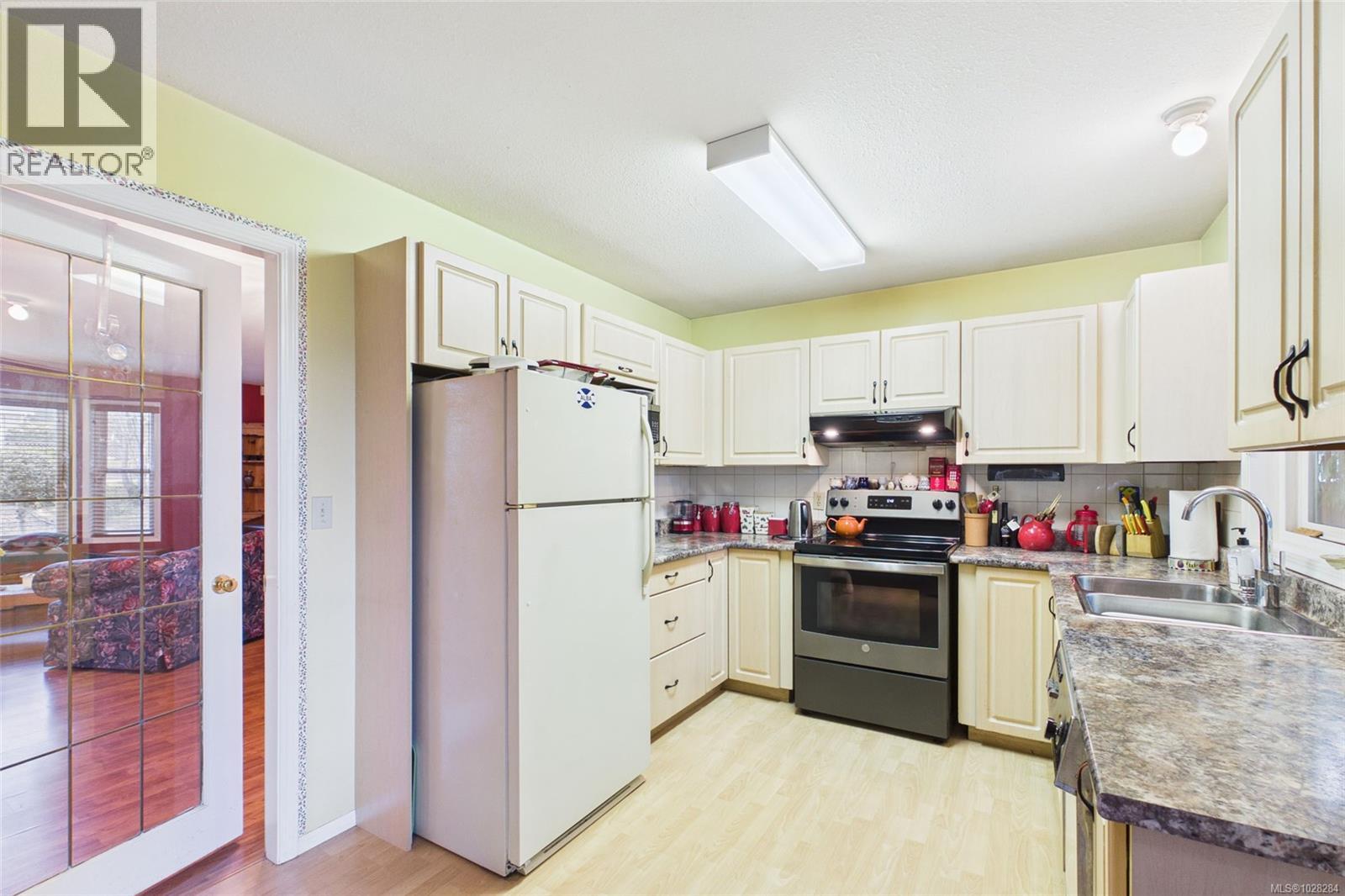 227 Thetis Ave, Qualicum Beach