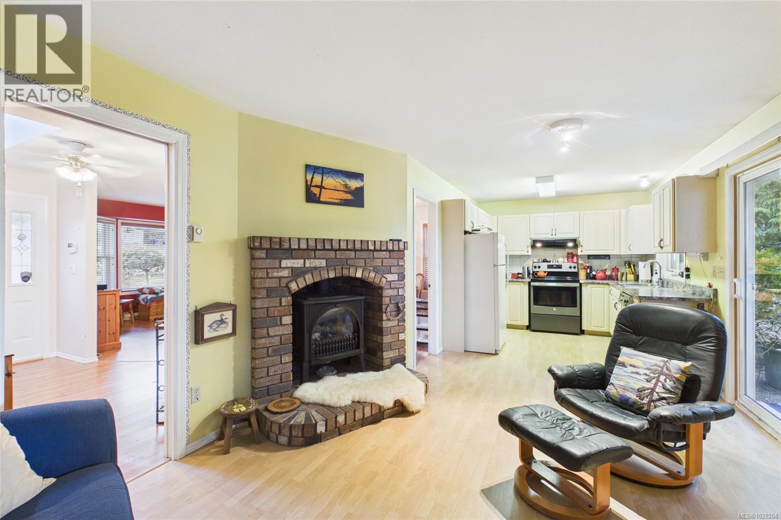 227 Thetis Ave, Qualicum Beach