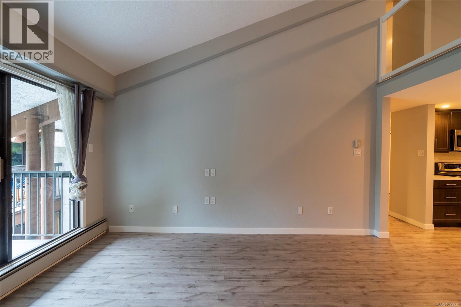 #408 1005 MCKENZIE AVE - 10