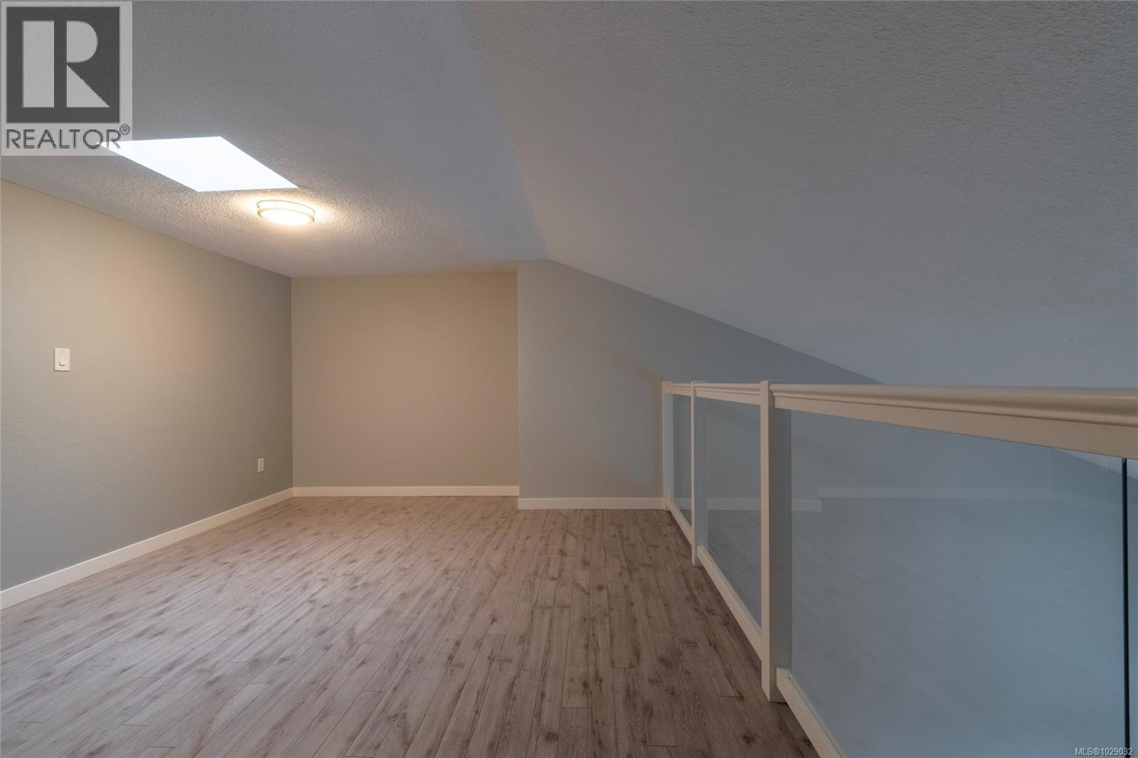 #408 1005 MCKENZIE AVE - 17