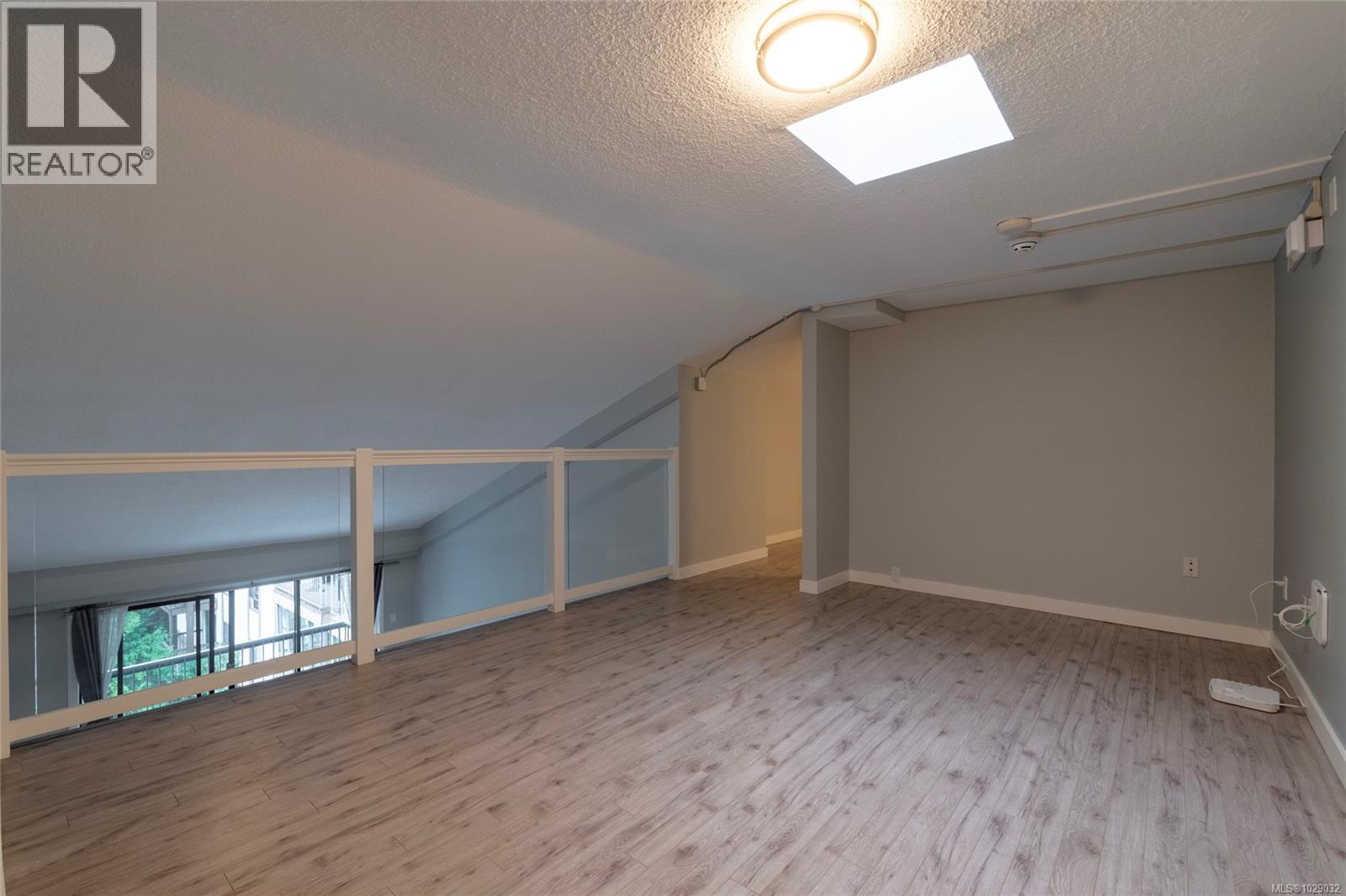 #408 1005 MCKENZIE AVE - 18