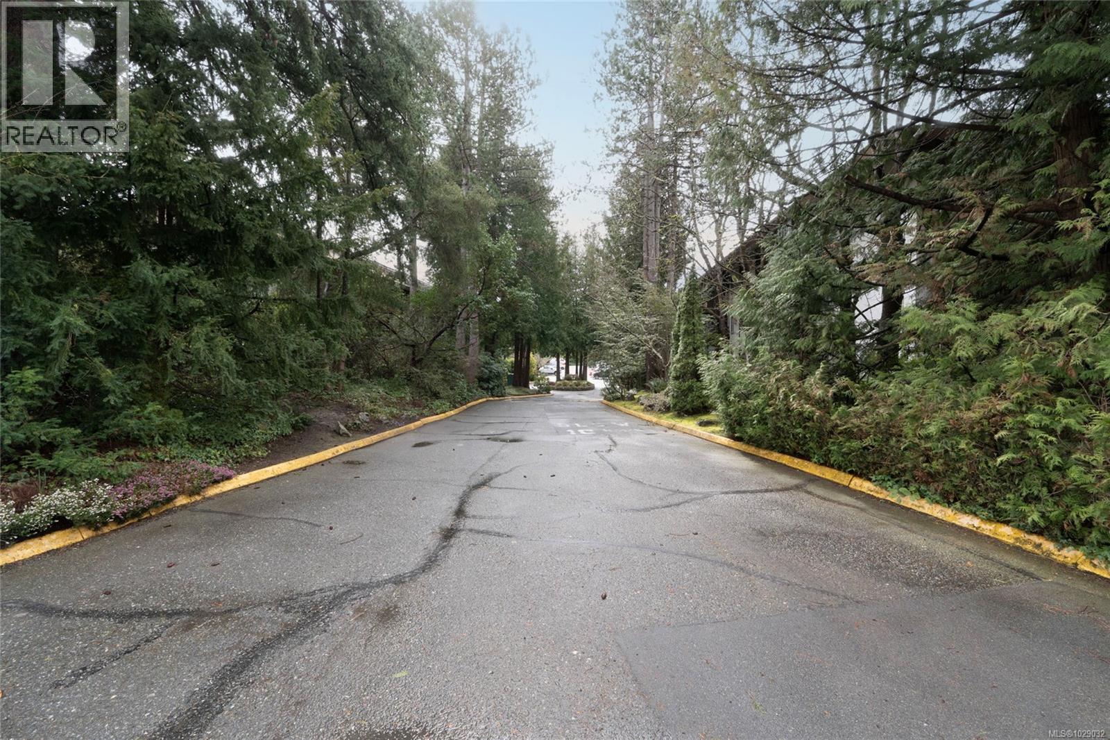 #408 1005 MCKENZIE AVE - 29