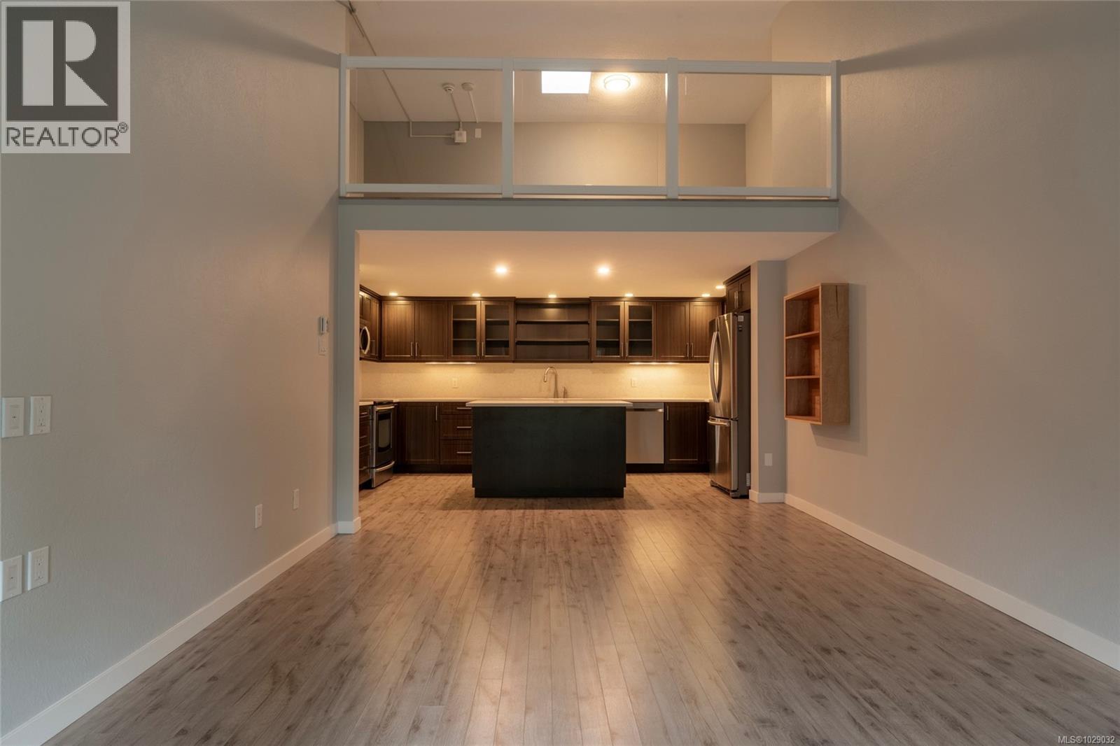 #408 1005 MCKENZIE AVE - 3