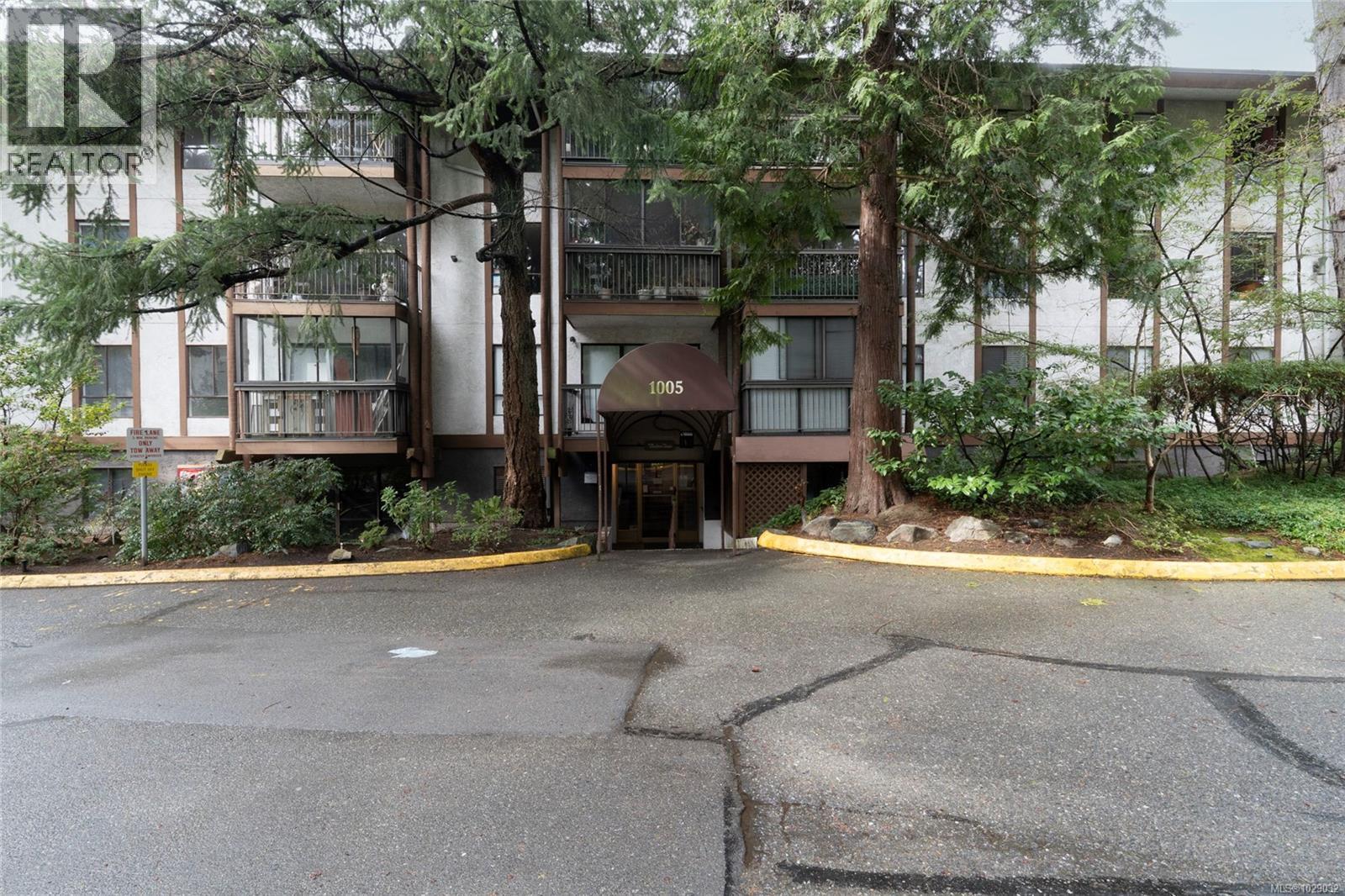 #408 1005 MCKENZIE AVE - 33