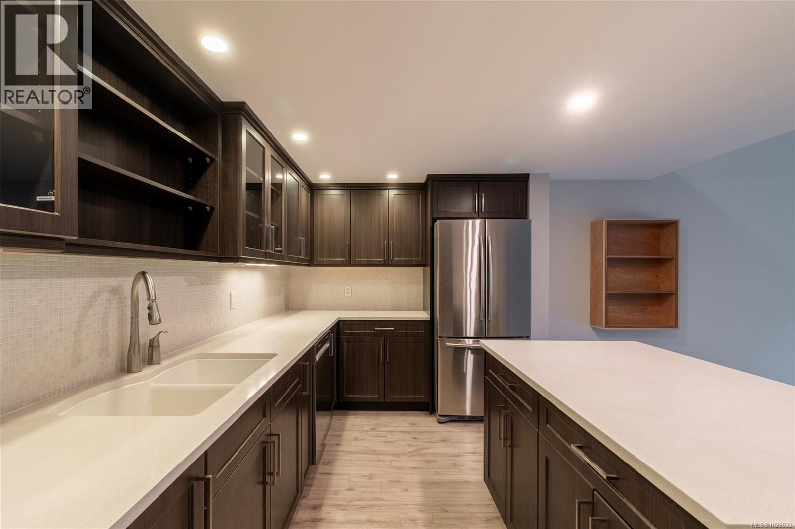 #408 1005 MCKENZIE AVE - 6