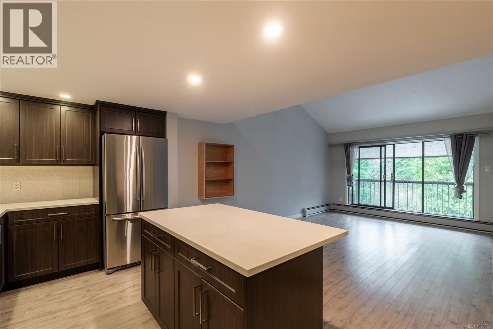 #408 1005 MCKENZIE AVE - 7