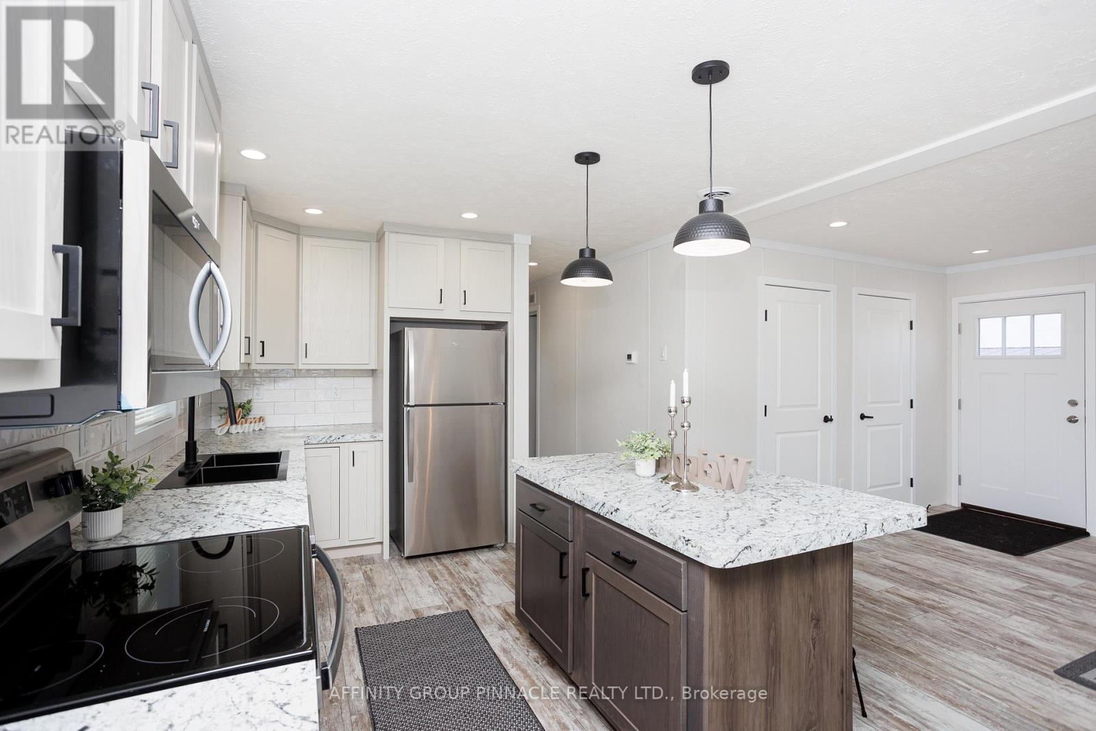 1 VISTA DRIVE - 23