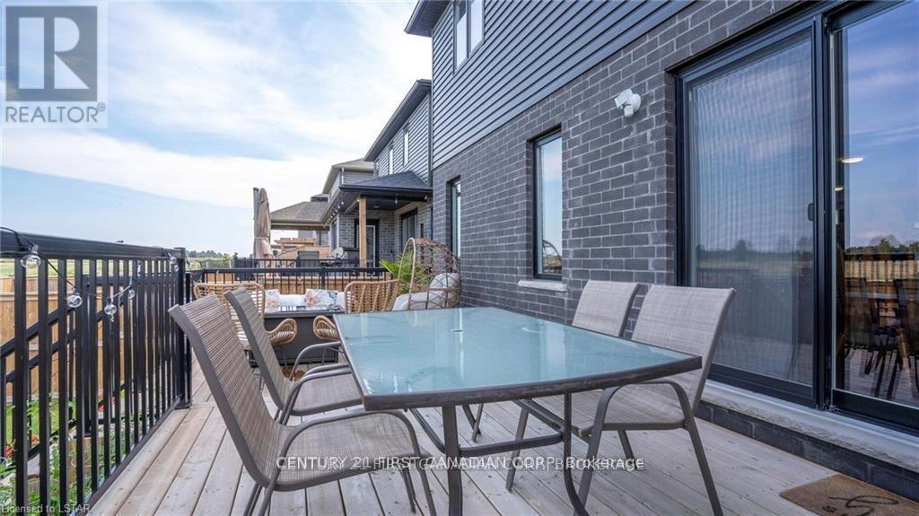 144 GILMOUR DRIVE — photo 24