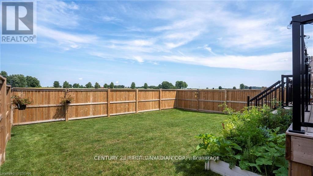 144 GILMOUR DRIVE — photo 28