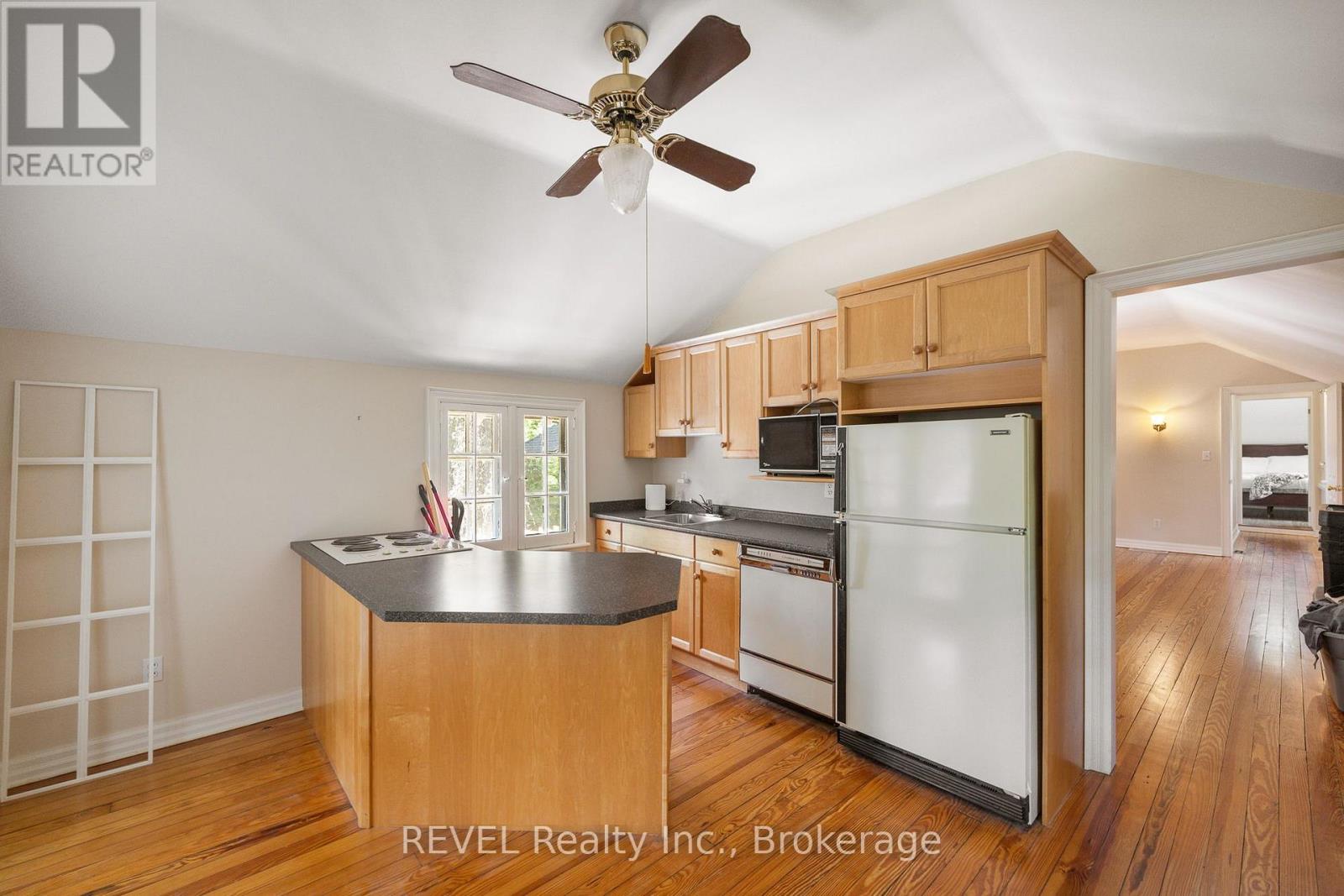 166 QUEEN STREET - 37
