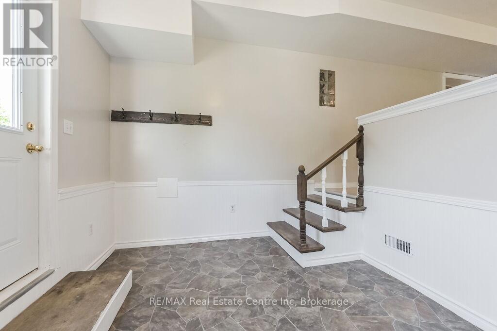 353 WELLINGTON STREET E - 18