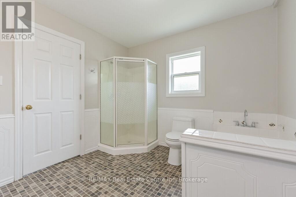353 WELLINGTON STREET E - 24