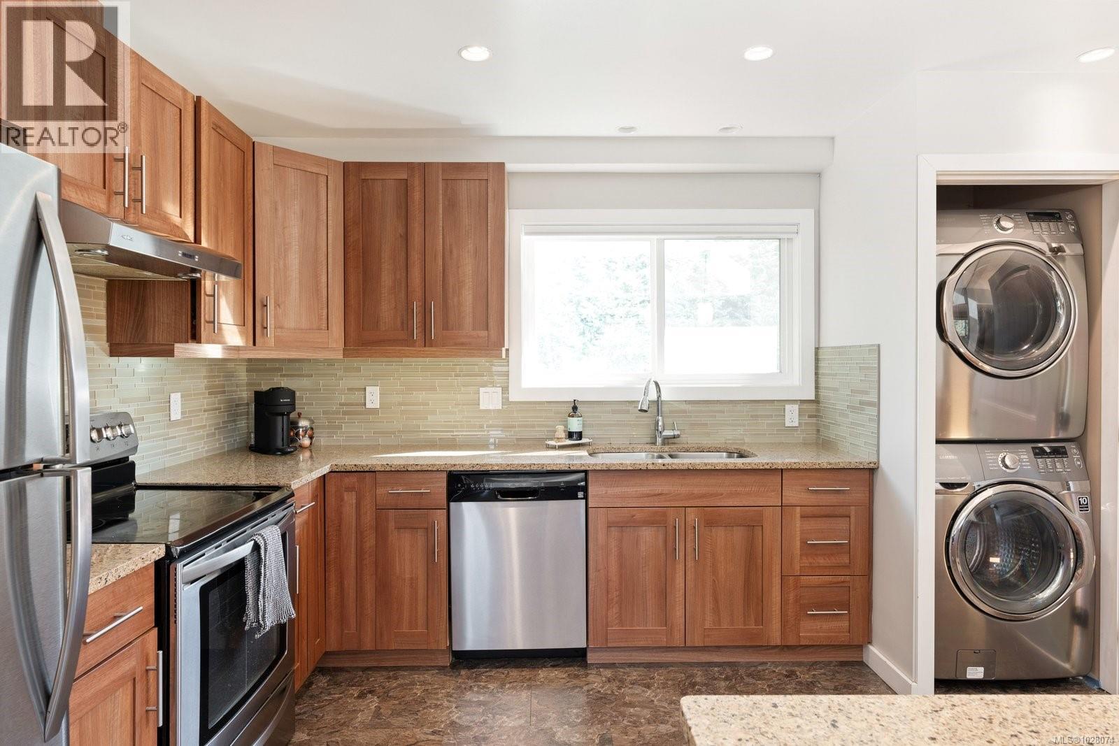 4125 DOUGLAS ST - 11