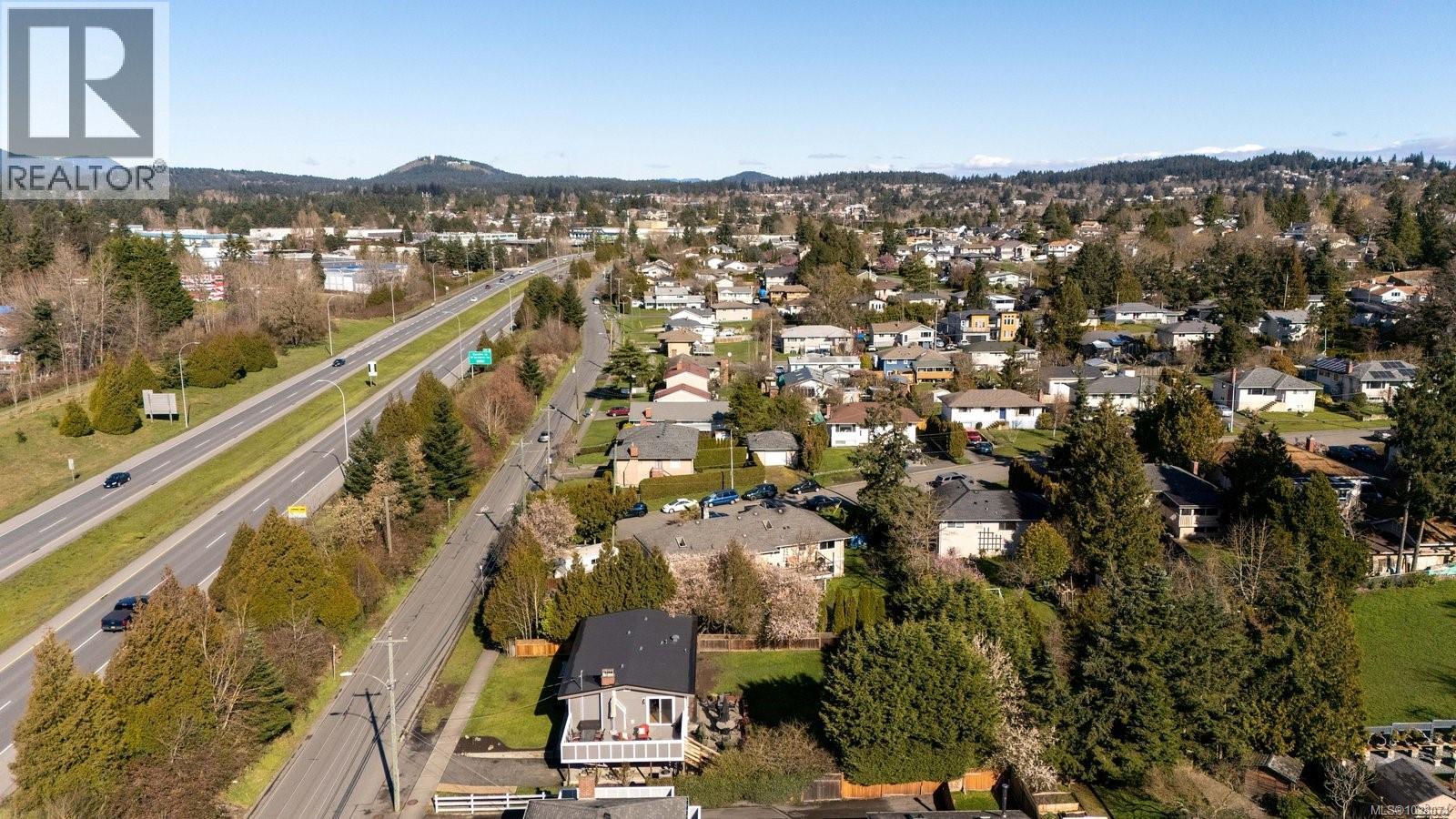 4125 DOUGLAS ST - 35