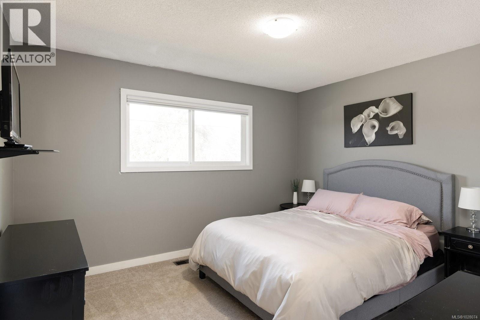 4125 Douglas St - 12
