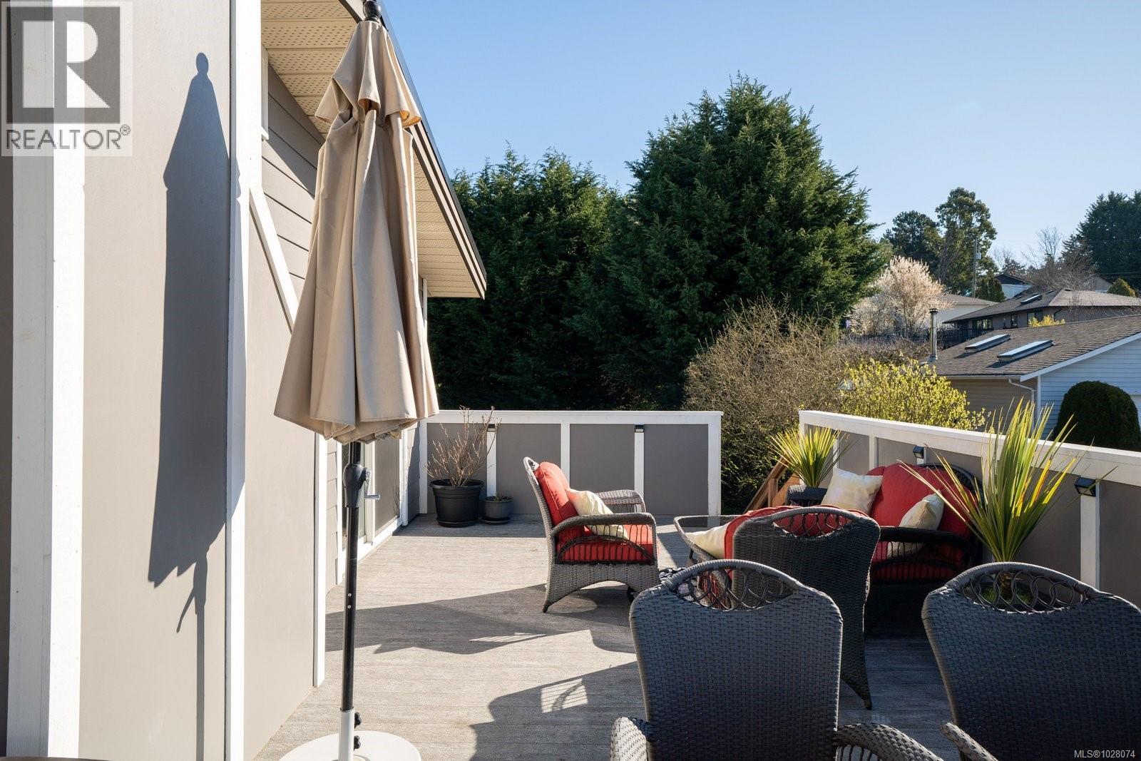 4125 DOUGLAS ST - 16