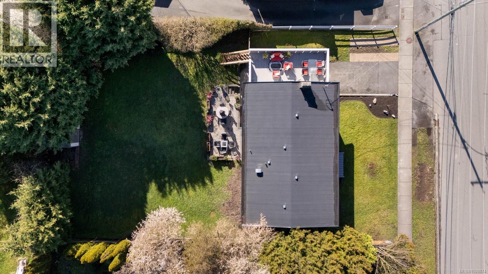 4125 Douglas St - 33