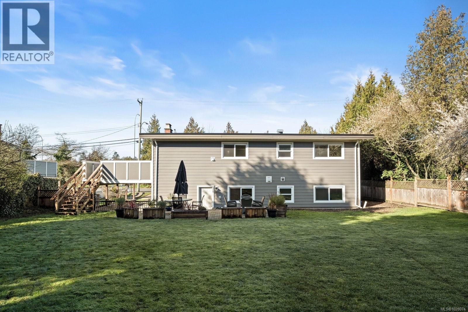 4125 DOUGLAS ST - 30