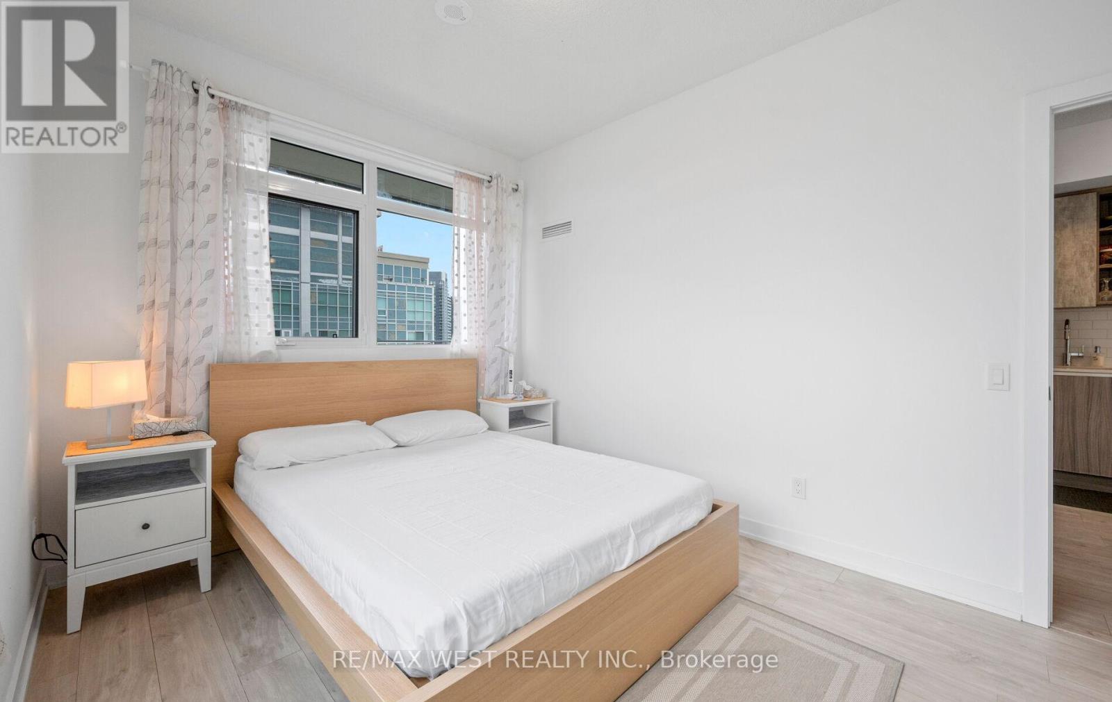 #2702 251 MANITOBA STREET - 21
