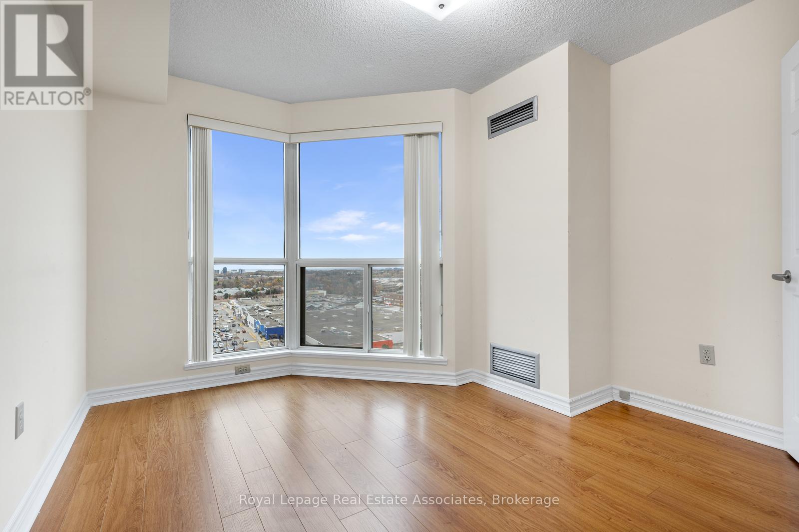 #1604 2155 BURNHAMTHORPE ROAD W - 18