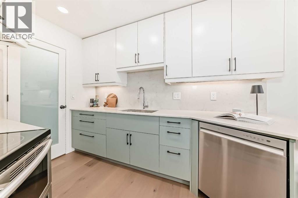 Single Family House for Sale in  Sierra Morena Gardens SW Signal Hill Calgary 