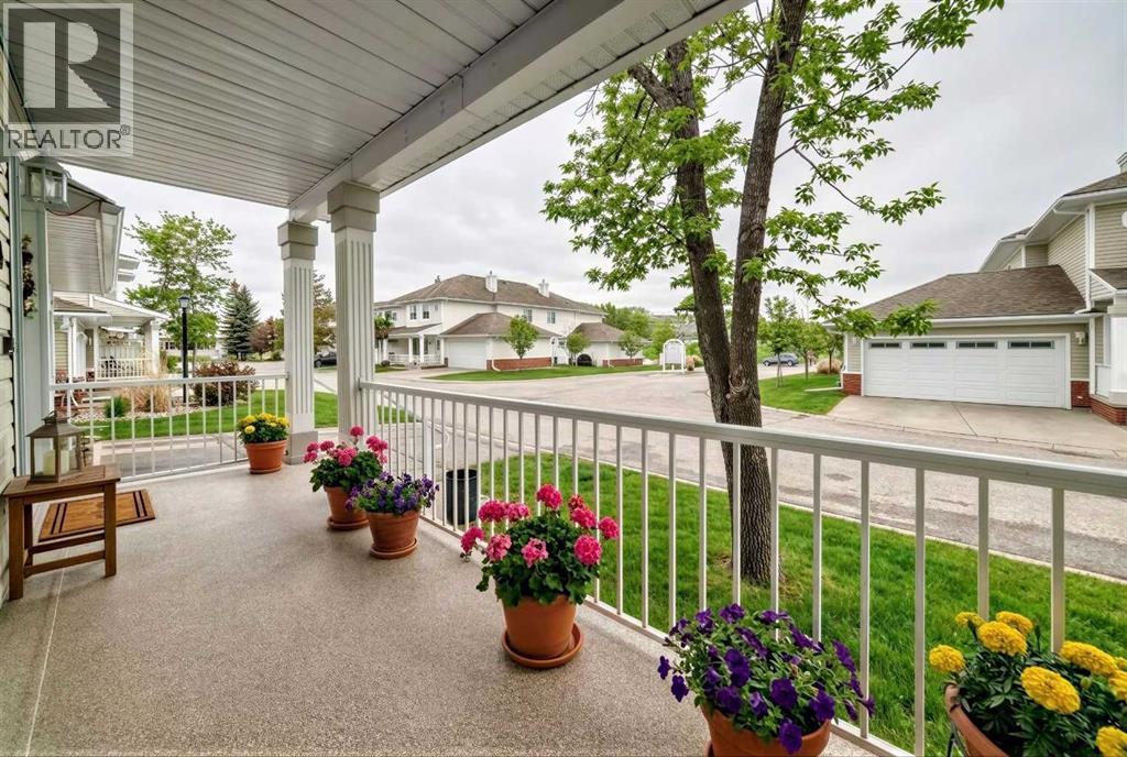 Single Family House for Sale in  Sierra Morena Gardens SW Signal Hill Calgary 