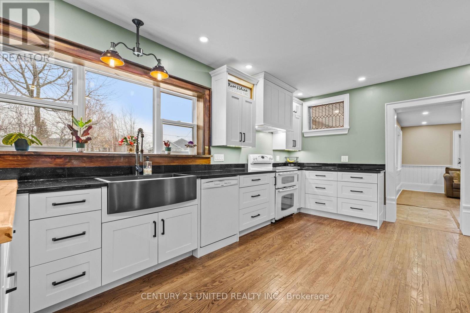2 MCLEAN AVENUE - 10