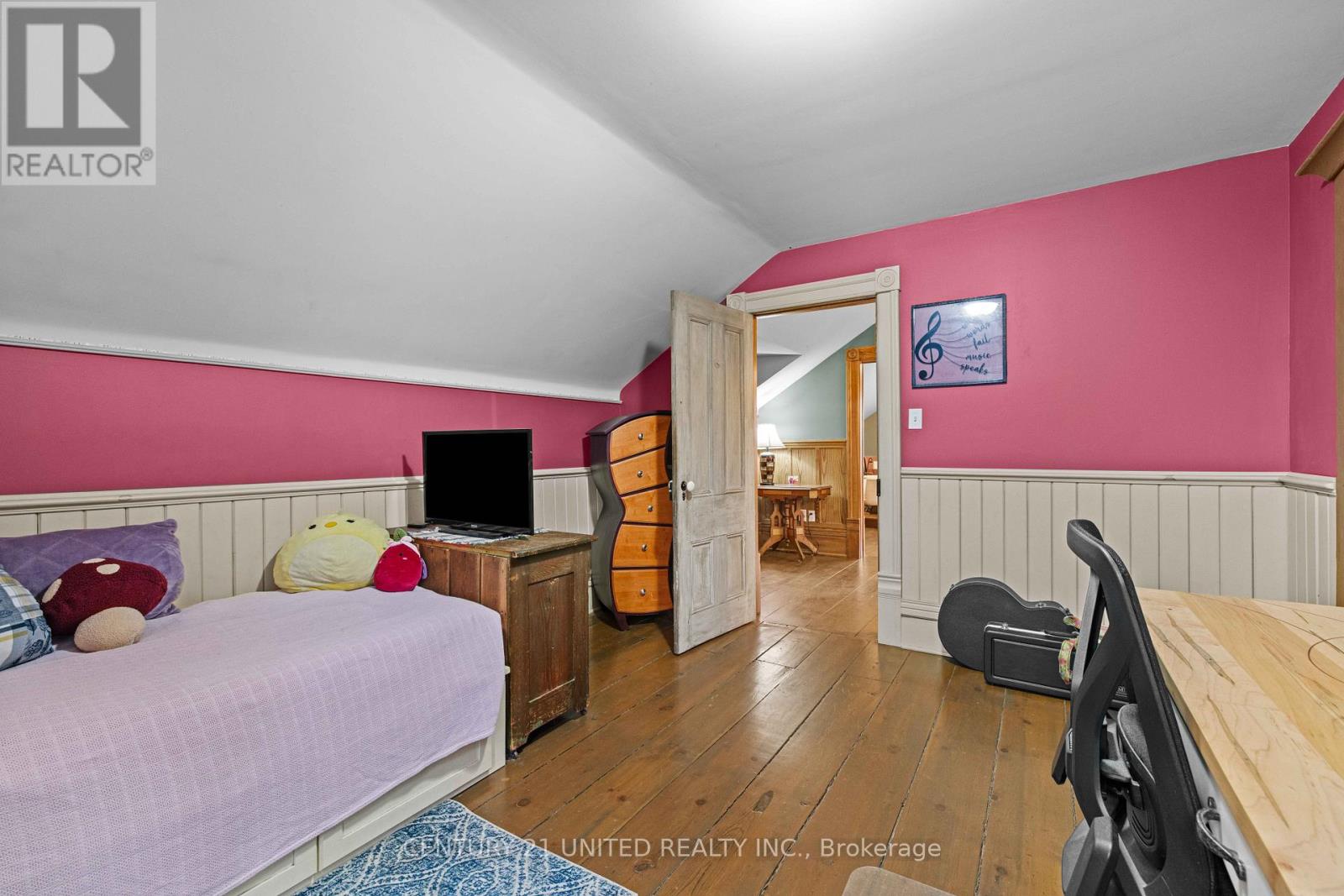 2 MCLEAN AVENUE - 25