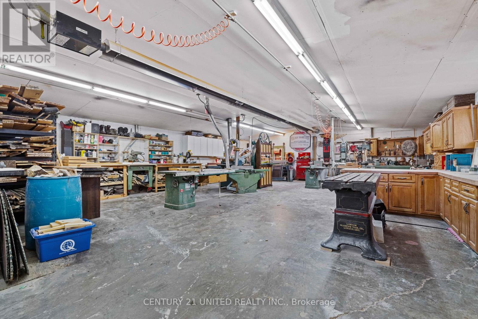 Detached shop