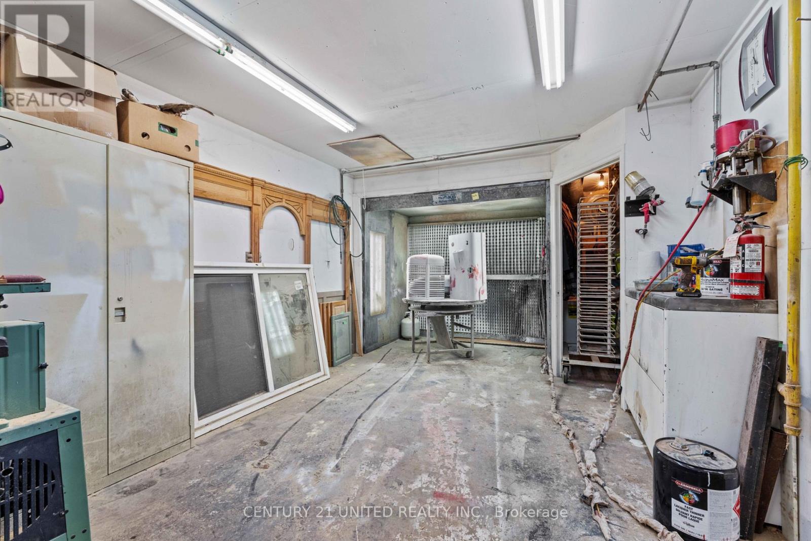 Detached shop