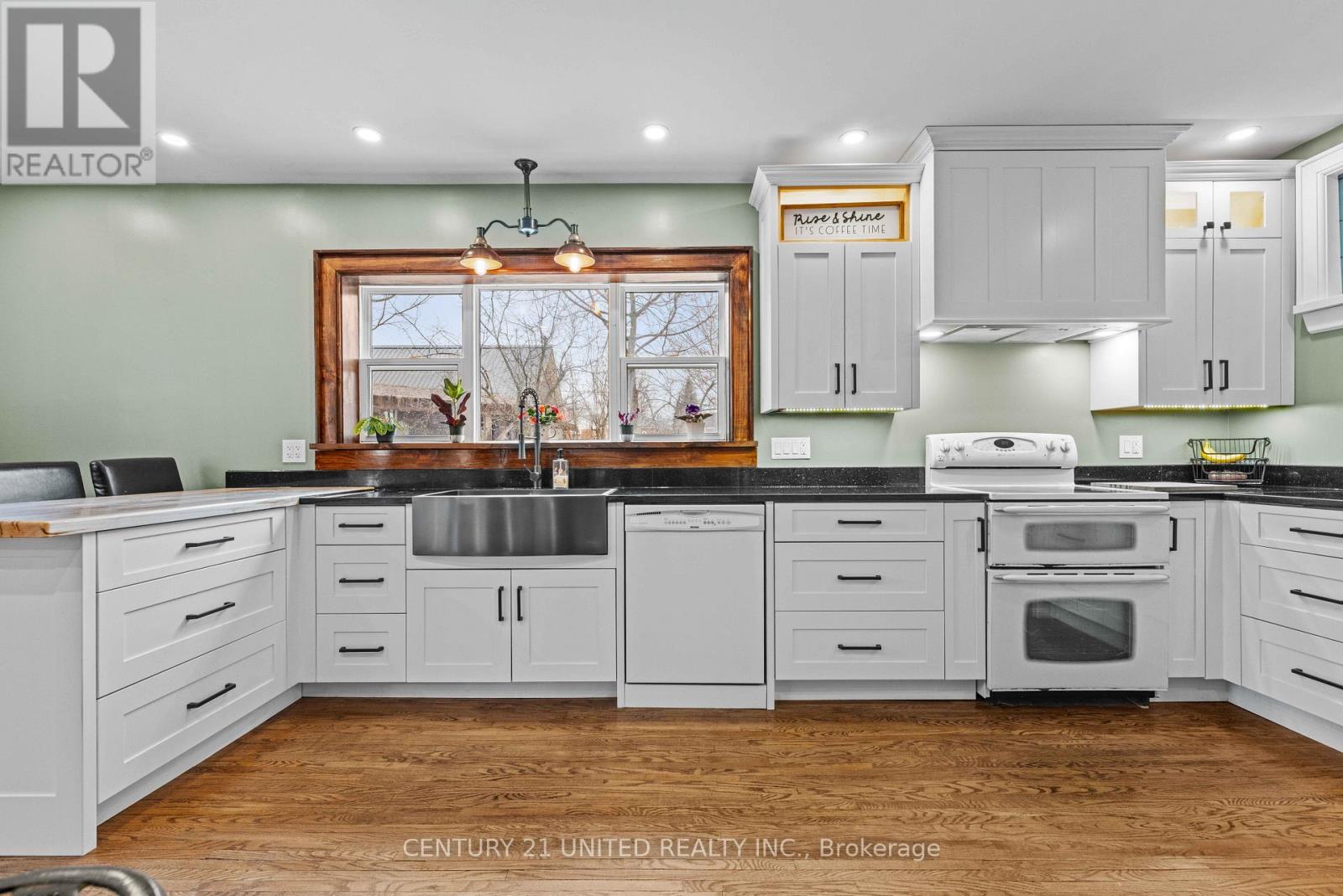 2 MCLEAN AVENUE - 7