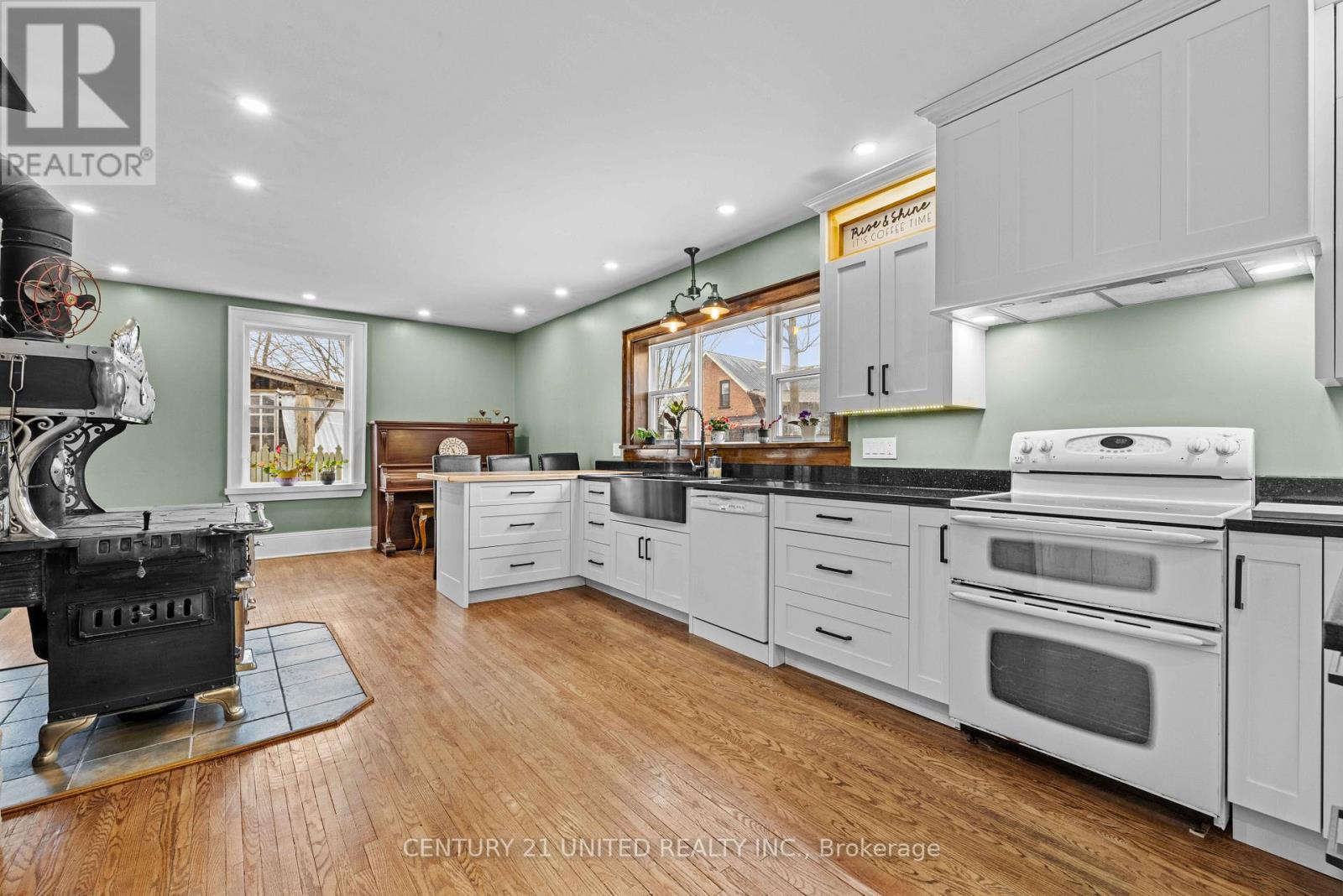 2 MCLEAN AVENUE - 9