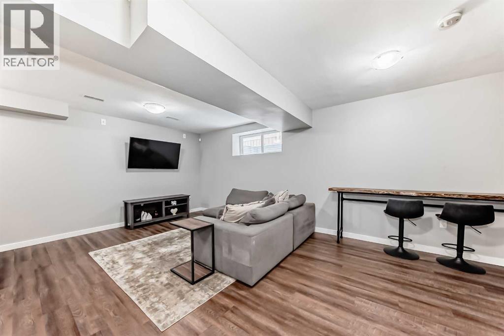Single Family House for Sale in  Evanspark Road NW Evanston Calgary 
