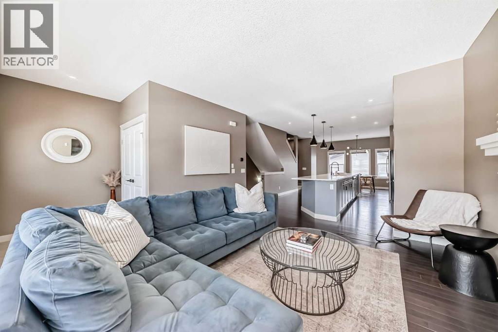 Single Family House for Sale in  Evanspark Road NW Evanston Calgary 