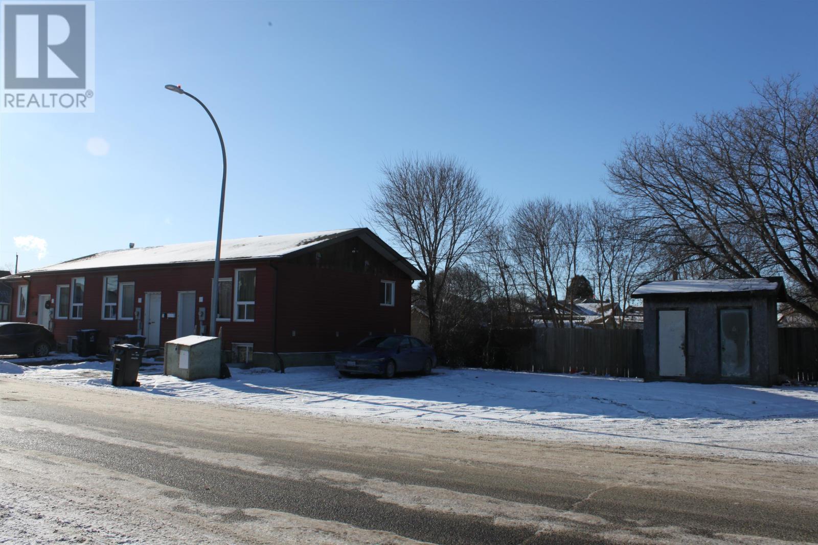 303 Frederica ST W, Thunder Bay, Ontario