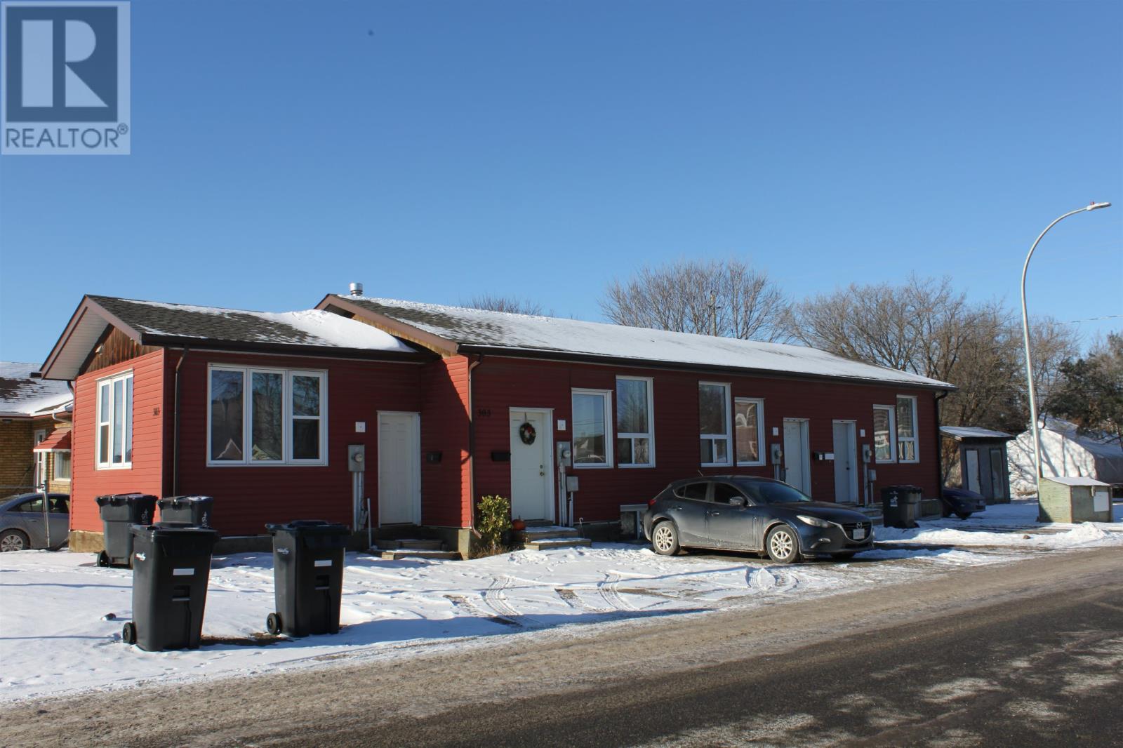 303 Frederica ST W, Thunder Bay, Ontario