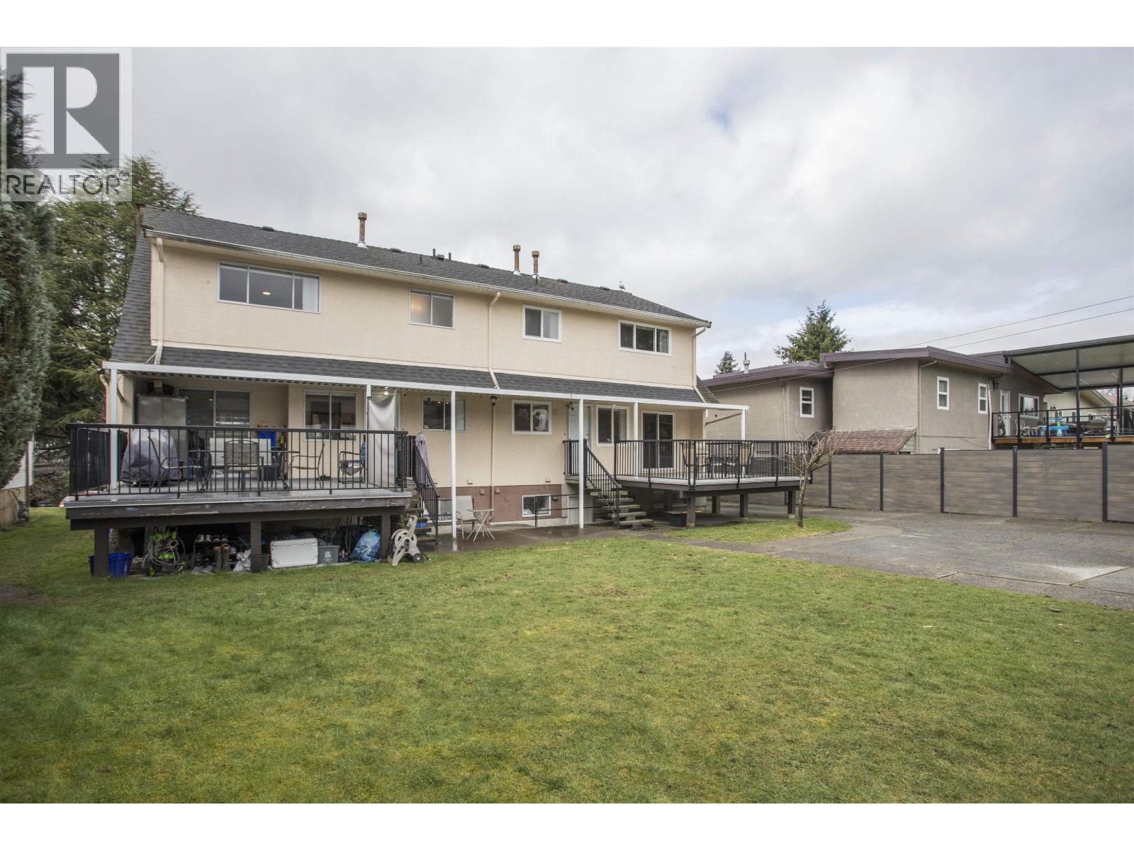 1570 1572 GILES Place - photo 2