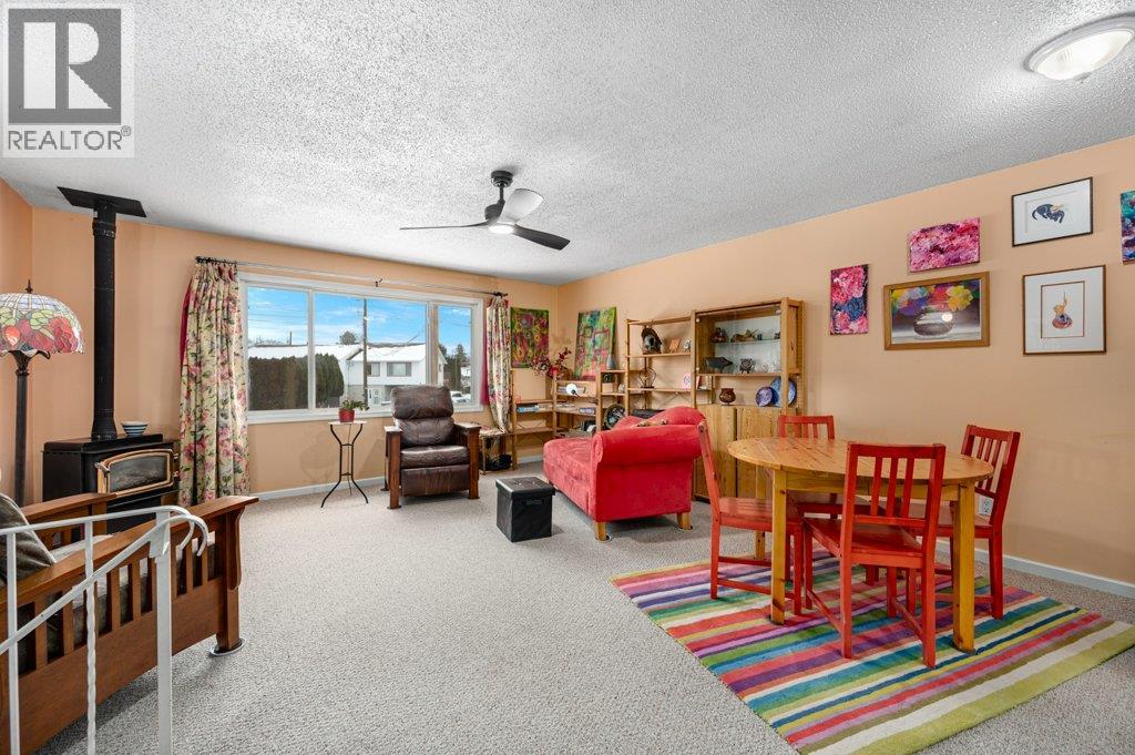 2695 YOUNG PLACE - 5