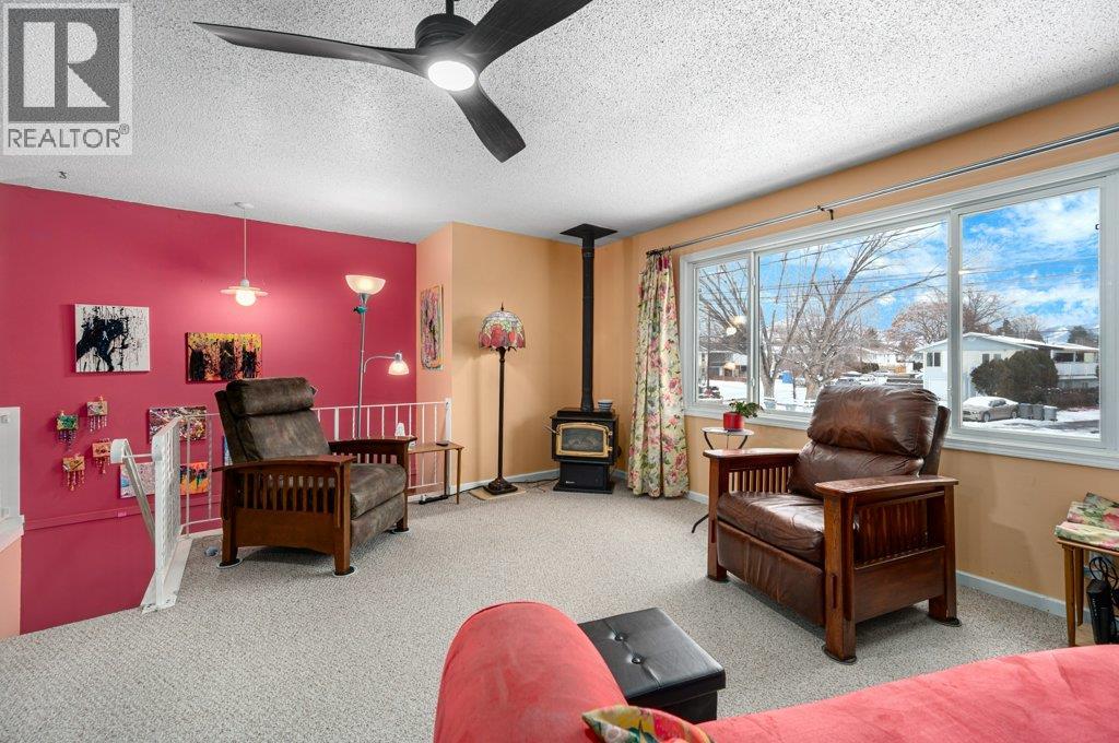 2695 YOUNG PLACE - 7