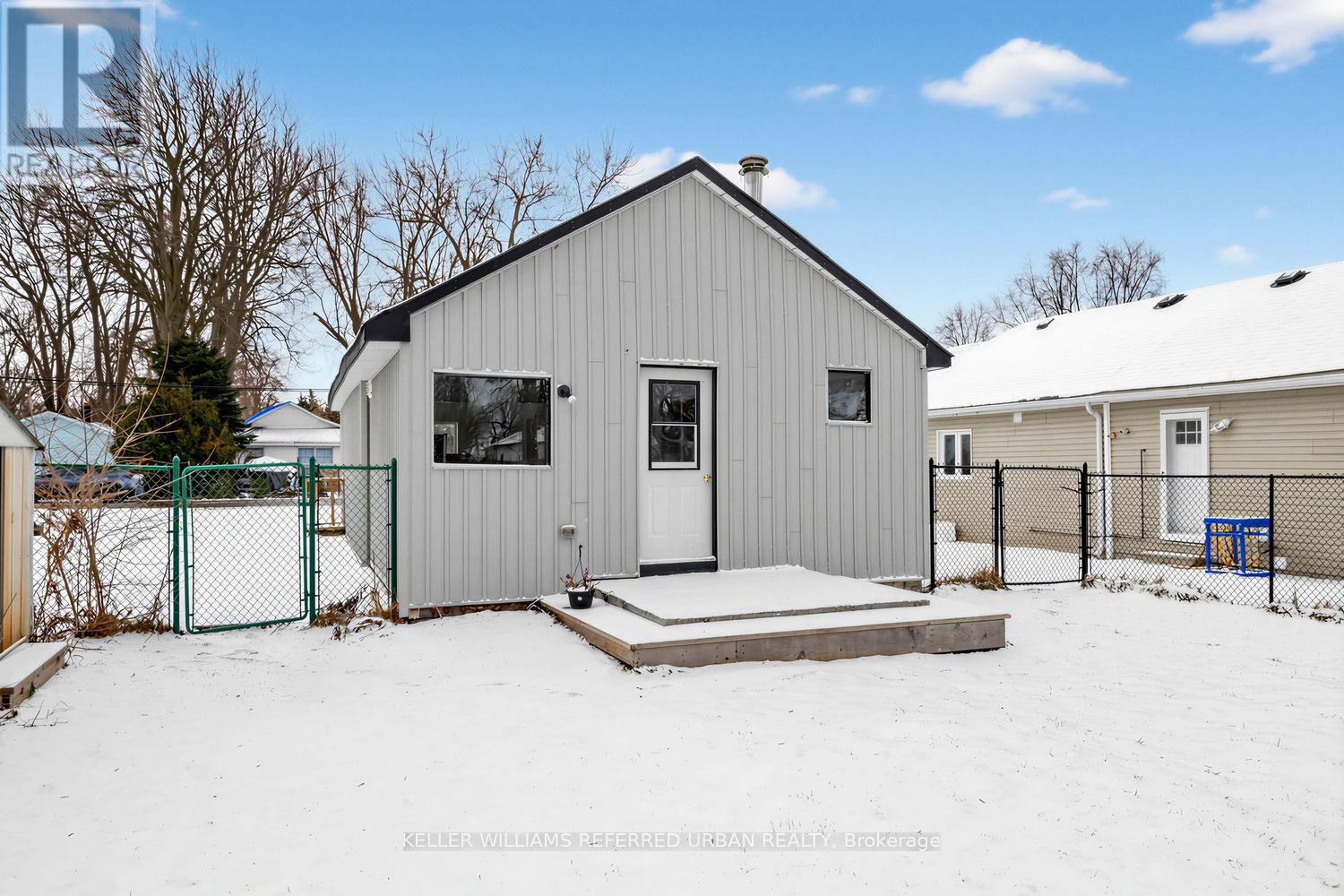 208 BAYVIEW AVENUE - 11