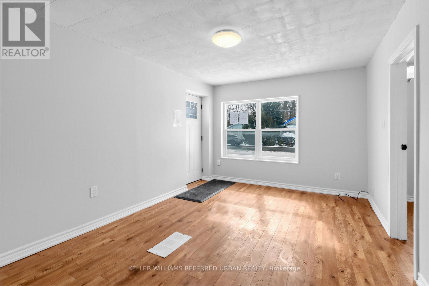 208 BAYVIEW AVENUE - 15