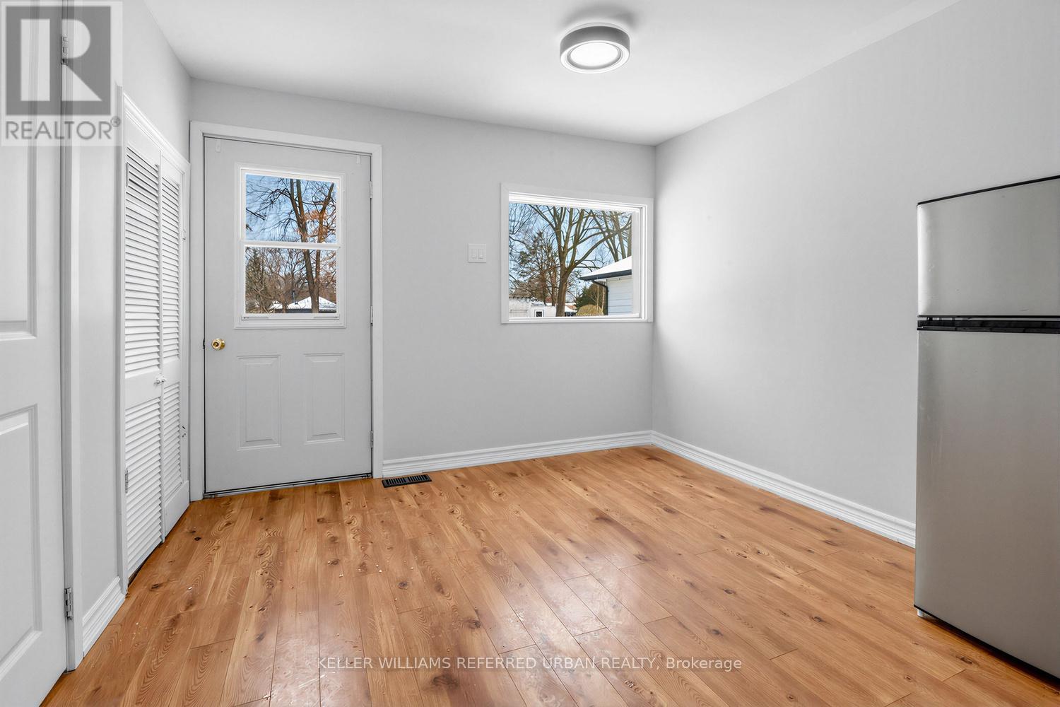 208 BAYVIEW AVENUE - 22