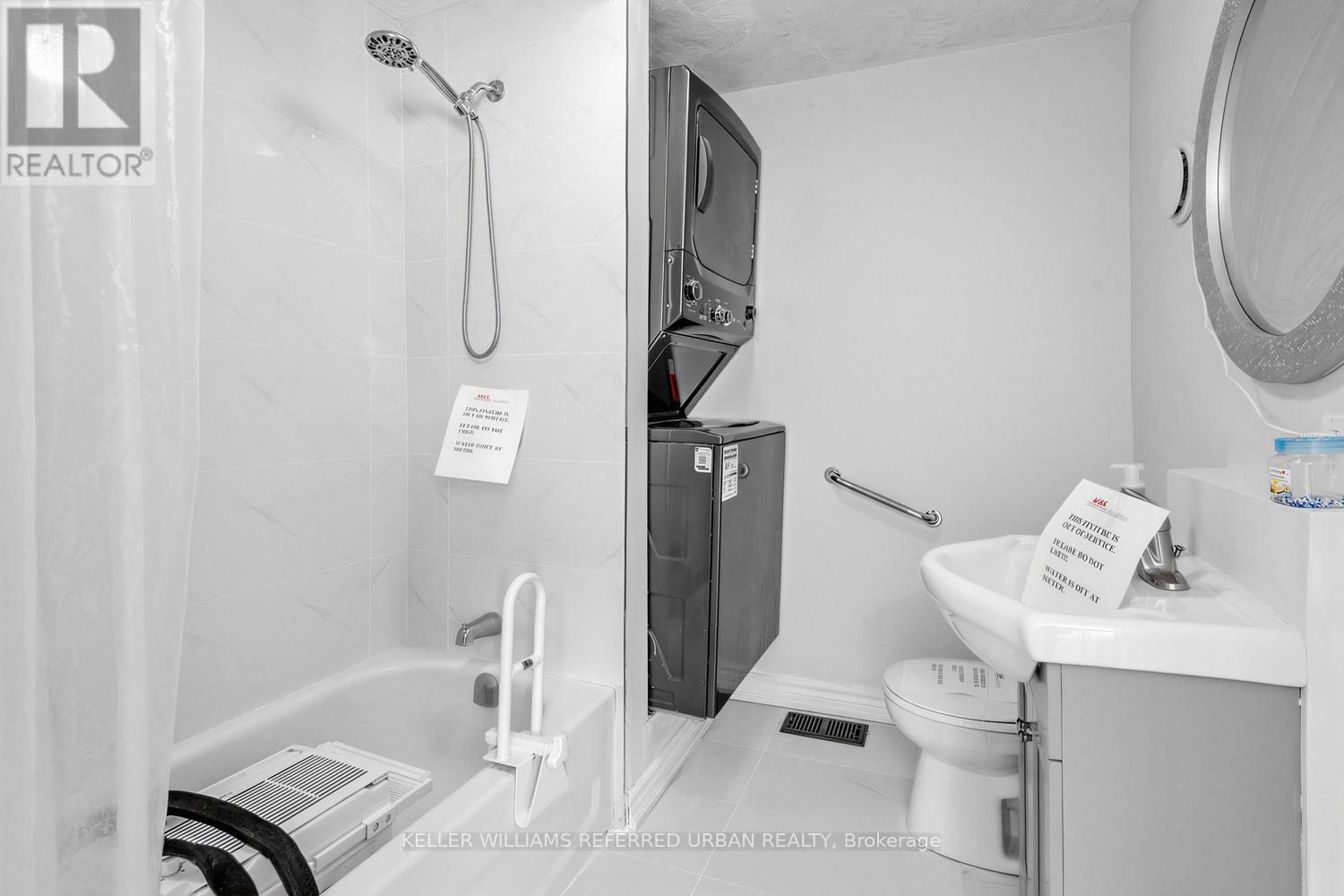 208 BAYVIEW AVENUE - 27