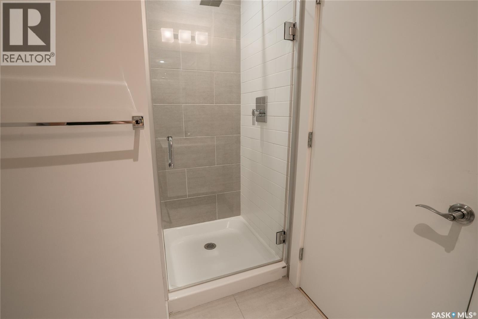 #403 409 B AVENUE S - 12