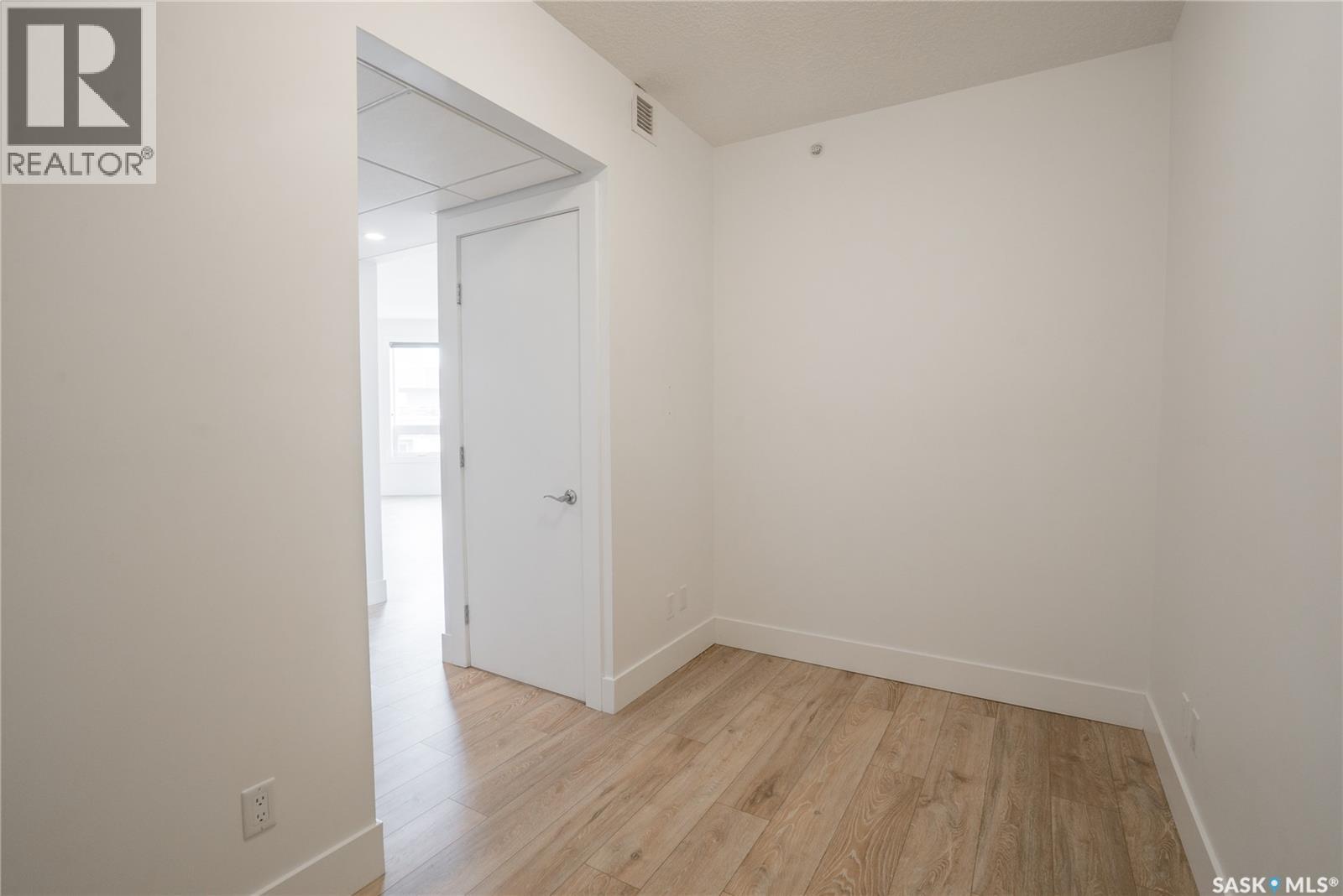 #403 409 B AVENUE S - 14