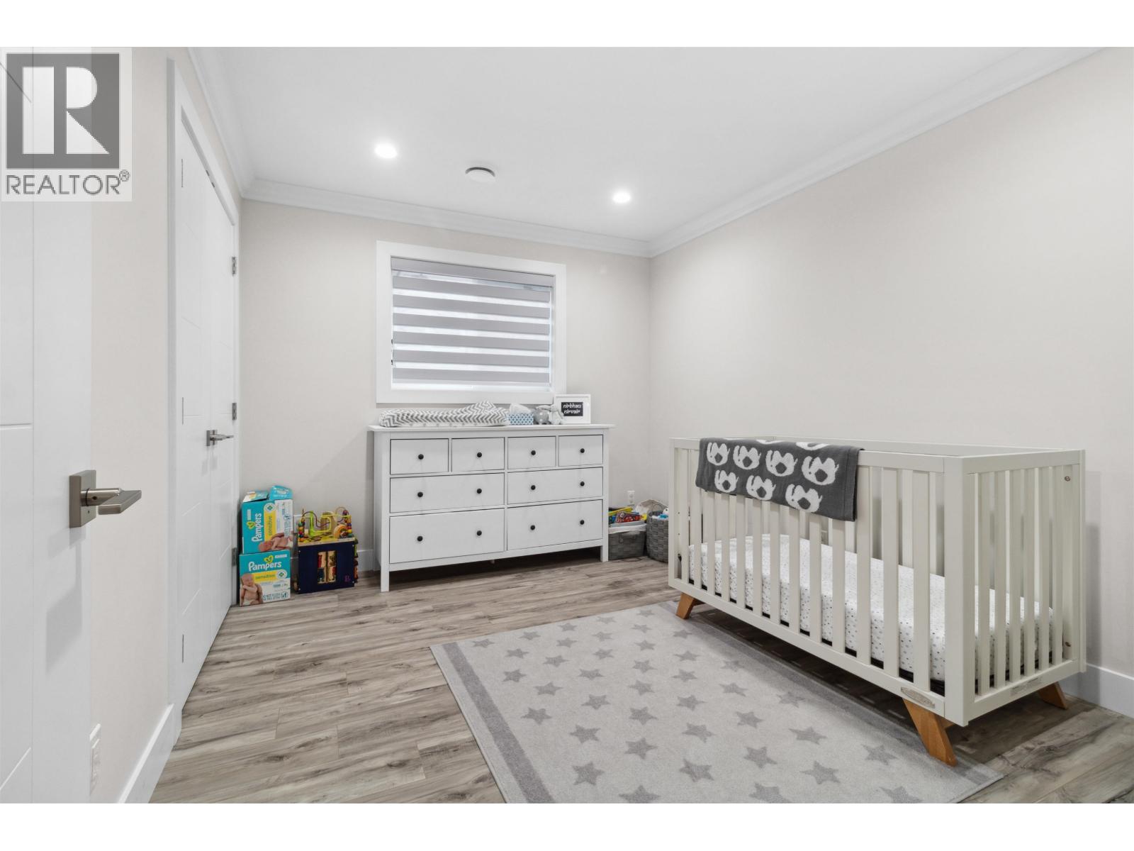 211 HAMPTON STREET, New Westminster