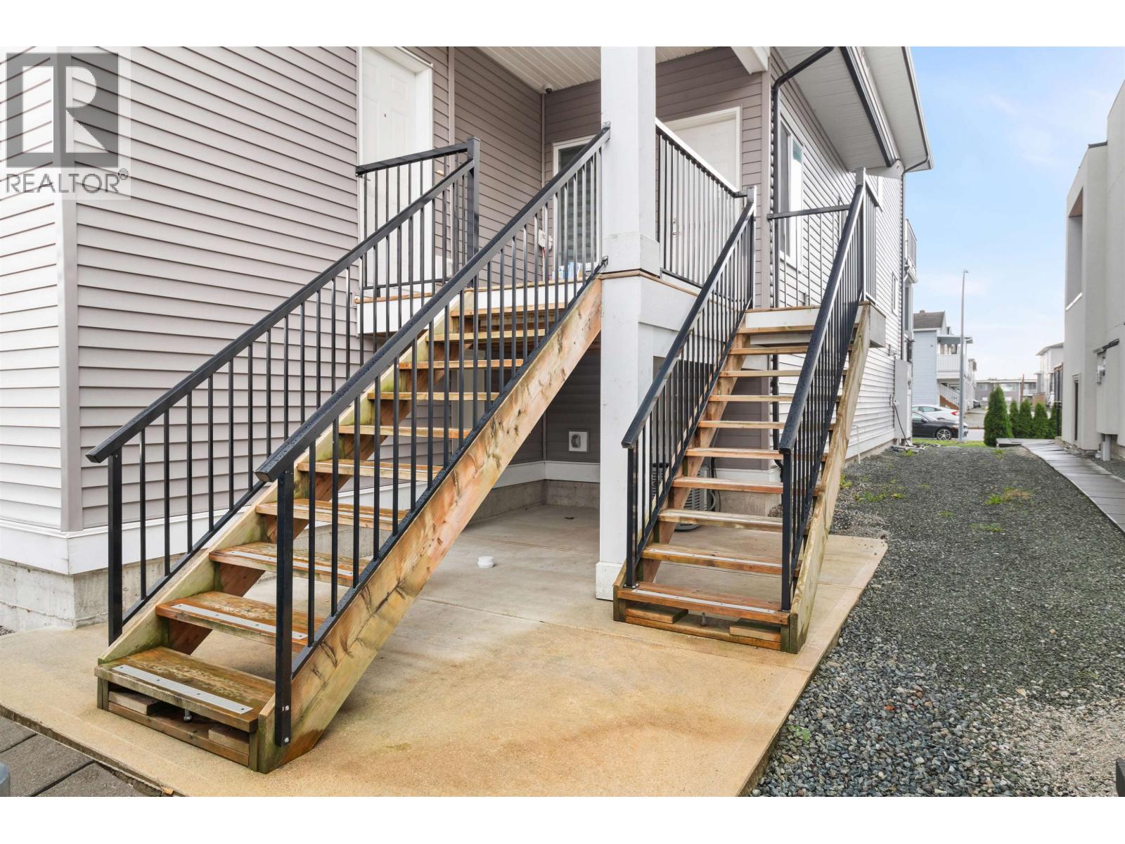 211 HAMPTON STREET, New Westminster